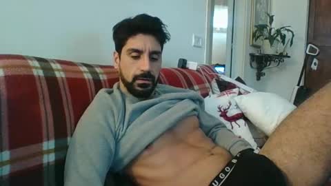 Snapshot of ilmangj90 chatting on December 13, 9:13 am ilmangj90 online show from December 13, 9:13 am