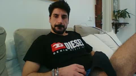 Snapshot of ilmangj90 chatting on February 14, 10:17 am ilmangj90 online show from February 14, 10:17 am