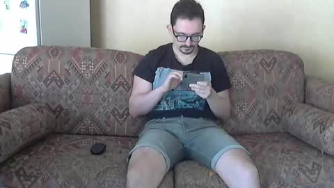 ilovecuteguy79 online show from April 22, 6:27 am