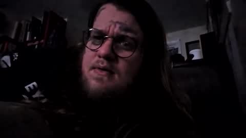 Snapshot of ilovestinkypussy420 chatting on December 2, 7:14 am ilovestinkypussy420 online show from December 2, 7:14 am