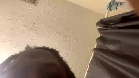 ilovethighs421 online show from November 4, 10:25 am