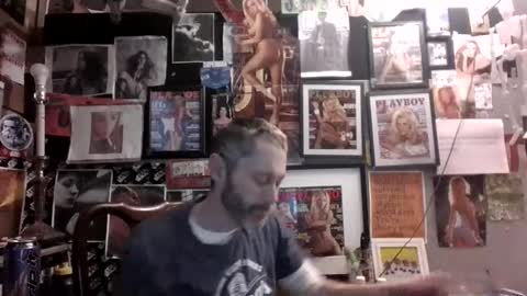 ilovewomensmokers0935 online show from March 15, 1:33 am