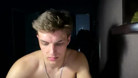 ilyahrr online show from April 1, 9:23 pm