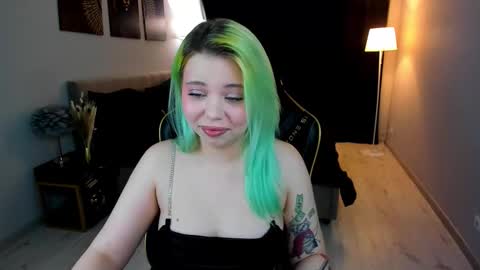 Snapshot of im__youre_sunshine chatting on November 8, 6:40 pm Roxy online show from November 8, 6:40 pm