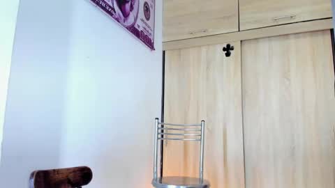 Snapshot of im_brittany_333 chatting on December 21, 12:20 am im_brittany_333 online show from December 21, 12:20 am