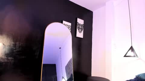 Snapshot of im_charless chatting on January 17, 11:52 pm Charles online show from January 17, 11:52 pm