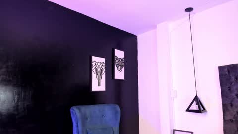 Snapshot of im_charless chatting on February 5, 4:50 am Charles online show from February 5, 4:50 am