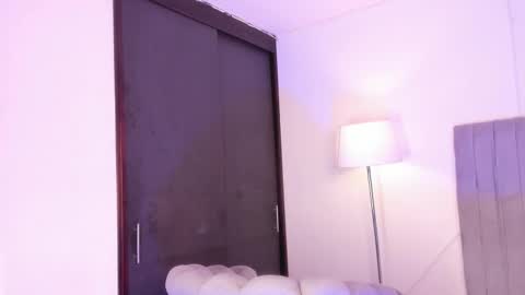 Snapshot of im_charless chatting on February 12, 9:32 pm Charles online show from February 12, 9:32 pm