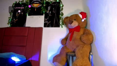 Snapshot of im_crisvega88 chatting on December 29, 1:34 am criss online show from December 29, 1:34 am