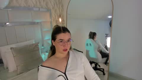 DAHLIA online show from September 17, 9:27 pm