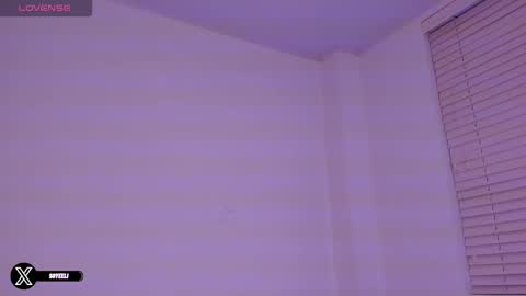 Snapshot of im_eli1 chatting on October 19, 2:56 am Eli online show from October 19, 2:56 am