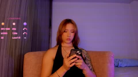 Snapshot of im_eli1 chatting on November 6, 12:33 am Eli online show from November 6, 12:33 am