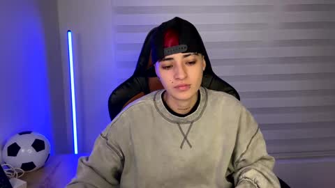 Laia online show from December 18, 2:53 am