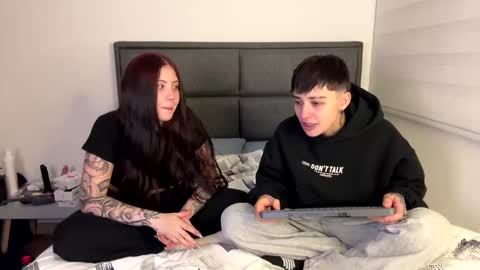Laia online show from December 31, 2:40 am