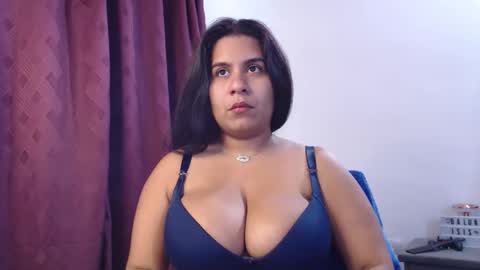 im madissonwell online show from October 3, 2:41 am
