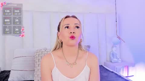 Mailyn Jung online show from February 19, 12:12 pm