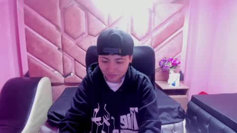 Snapshot of im_mathias chatting on January 15, 2:17 am mathias online show from January 15, 2:17 am