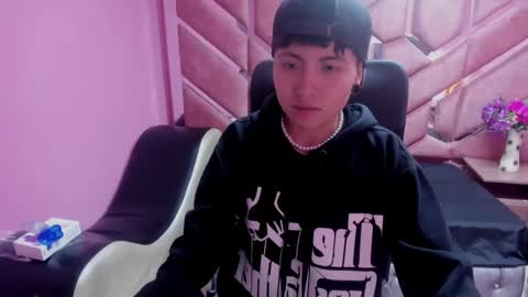 Snapshot of im_mathias chatting on January 15, 8:20 am mathias online show from January 15, 8:20 am