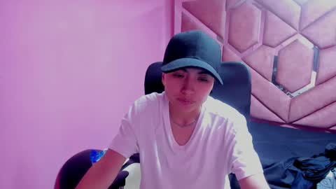 Snapshot of im_mathias chatting on January 16, 6:25 am mathias online show from January 16, 6:25 am