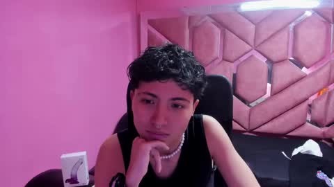 Snapshot of im_mathias chatting on January 17, 5:53 am mathias online show from January 17, 5:53 am