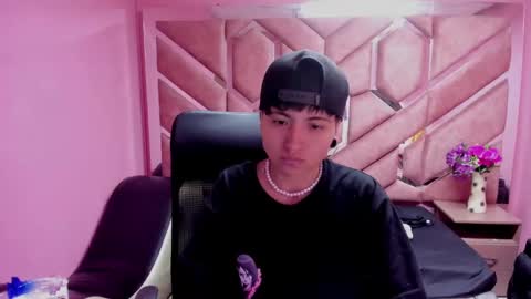 Snapshot of im_mathias chatting on January 18, 6:56 am mathias online show from January 18, 6:56 am