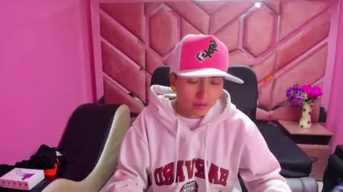 Snapshot of im_mathias chatting on January 19, 6:31 am mathias online show from January 19, 6:31 am