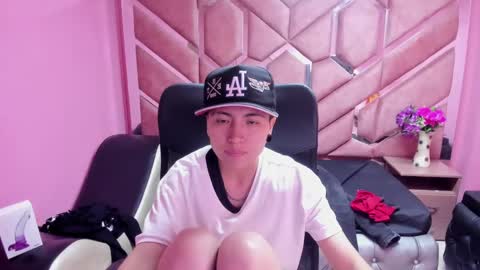 Snapshot of im_mathias chatting on January 20, 5:15 am mathias online show from January 20, 5:15 am