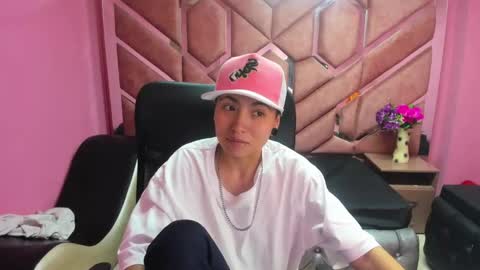 Snapshot of im_mathias chatting on January 21, 8:30 am mathias online show from January 21, 8:30 am