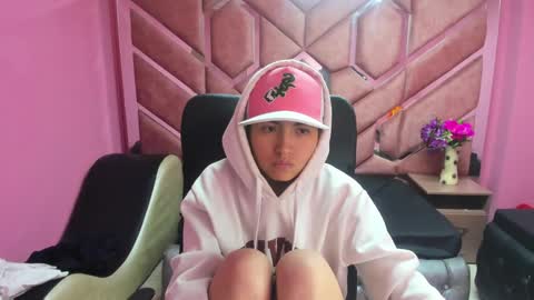 Snapshot of im_mathias chatting on January 21, 11:35 am mathias online show from January 21, 11:35 am