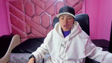 Snapshot of im_mathias chatting on January 29, 2:40 am mathias online show from January 29, 2:40 am