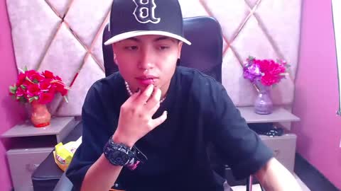 Snapshot of im_mathias chatting on January 31, 9:05 am mathias online show from January 31, 9:05 am