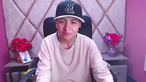 Snapshot of im_mathias chatting on February 6, 3:06 am mathias online show from February 6, 3:06 am