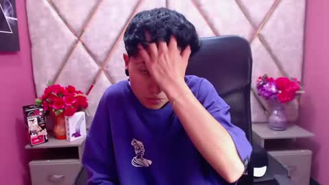 Snapshot of im_mathias chatting on February 14, 9:56 am mathias online show from February 14, 9:56 am