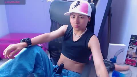 Snapshot of im_mathias chatting on March 7, 8:45 am mathias online show from March 7, 8:45 am