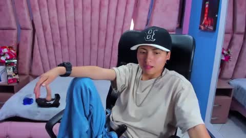 Snapshot of im_mathias chatting on March 11, 3:37 am mathias online show from March 11, 3:37 am