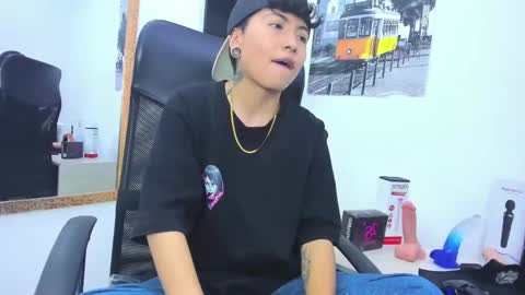 Snapshot of im_mathias chatting on September 19, 9:26 pm mathias online show from September 19, 9:26 pm