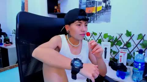 Snapshot of im_mathias chatting on November 23, 4:07 pm mathias online show from November 23, 4:07 pm