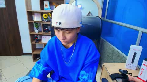 Snapshot of im_mathias chatting on November 29, 2:36 am mathias online show from November 29, 2:36 am