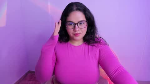 mei mei uwu online show from September 23, 11:30 pm