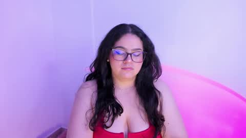 mei mei uwu online show from October 7, 10:07 pm