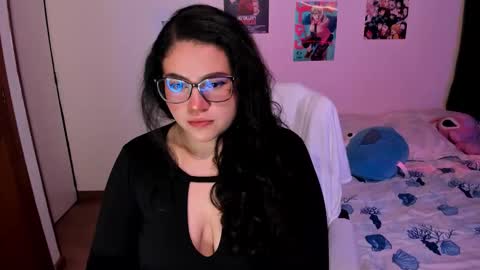 mei mei uwu online show from December 18, 2:28 am