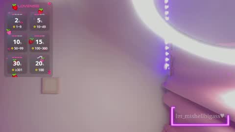 Snapshot of im_miabigass chatting on December 9, 1:51 am Mishell Martinez INSTAGRAM im mishellbigass online show from December 9, 1:51 am