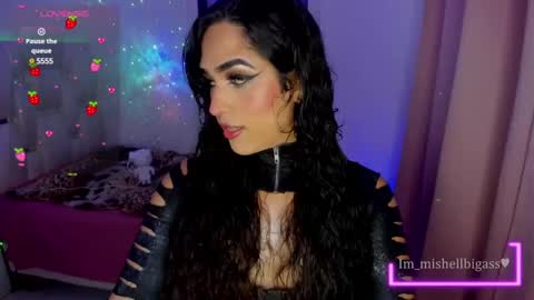 Snapshot of im_miabigass chatting on December 23, 6:00 am Mishell Martinez INSTAGRAM im mishellbigass online show from December 23, 6:00 am