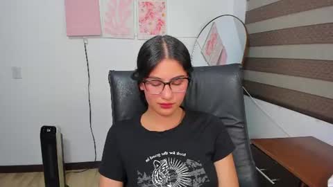 Snapshot of im_miia chatting on June 25, 11:31 pm Mia online show from June 25, 11:31 pm