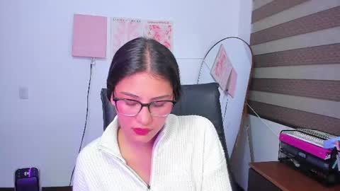 Snapshot of im_miia chatting on August 8, 11:28 pm Mia online show from August 8, 11:28 pm