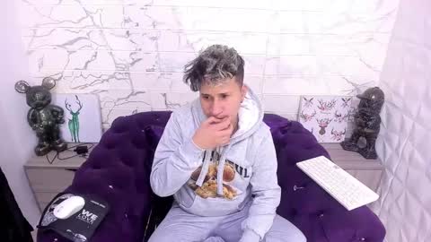 im_milan_rs online show from January 22, 6:42 am