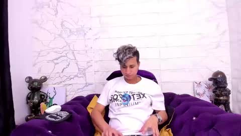 im_milan_rs online show from February 3, 2:58 am