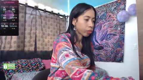 Cutie pie online show from December 6, 3:33 pm