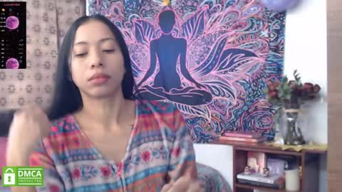 Cutie pie online show from December 18, 2:49 pm