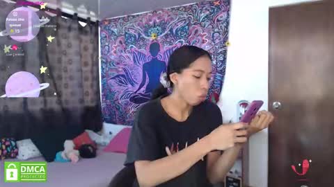 Cutie pie online show from March 25, 2:12 pm